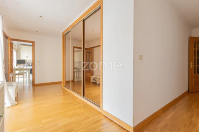 Apartamento T4 para Venda em Carcavelos e Parede