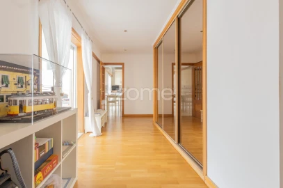 Apartamento T4 para Venda em Carcavelos e Parede