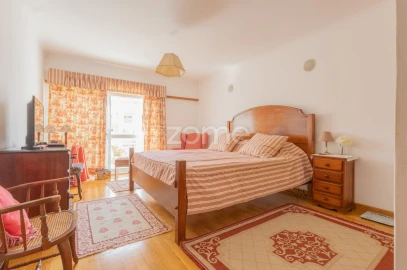 Apartamento T4 para Venda em Carcavelos e Parede