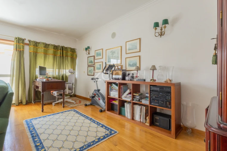Apartamento T4 para Venda em Carcavelos e Parede Foto 6