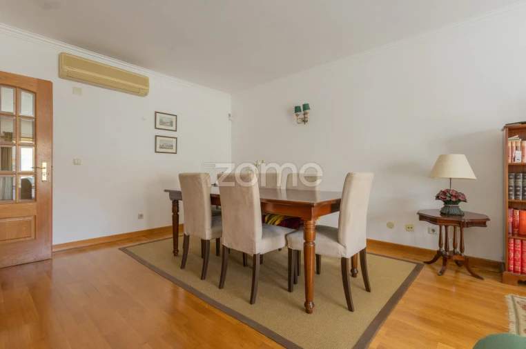 Apartamento T4 para Venda em Carcavelos e Parede Foto 9