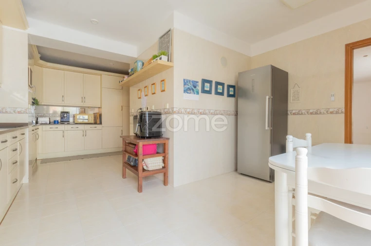 Apartamento T4 para Venda em Carcavelos e Parede Foto 24