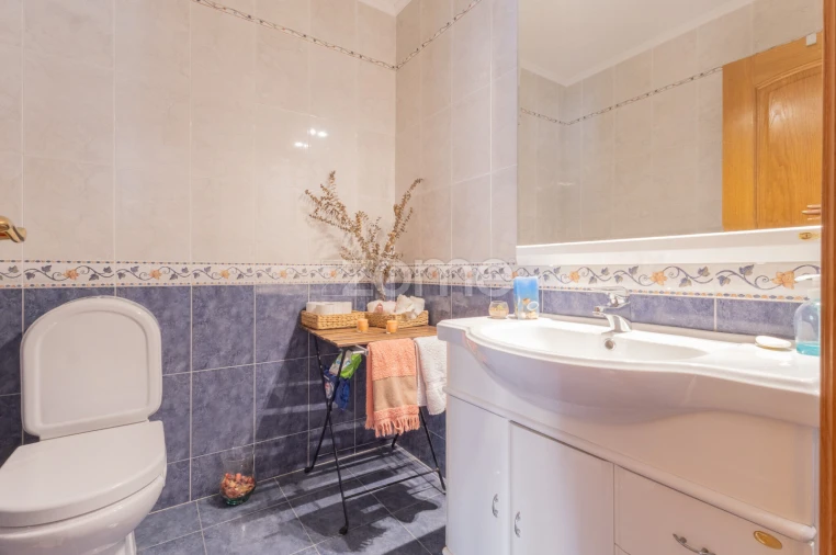 Apartamento T4 para Venda em Carcavelos e Parede Foto 30