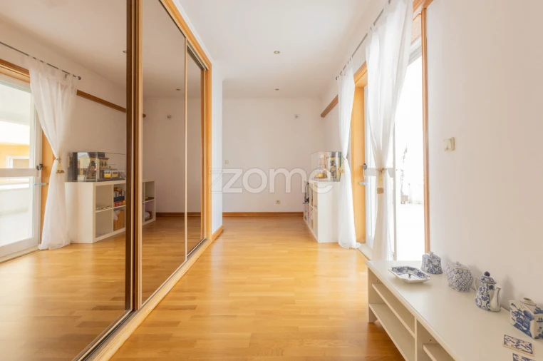 Apartamento T4 para Venda em Carcavelos e Parede Foto 33