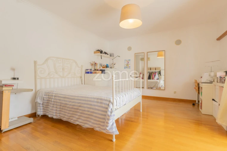 Apartamento T4 para Venda em Carcavelos e Parede Foto 37