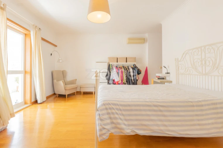 Apartamento T4 para Venda em Carcavelos e Parede Foto 40