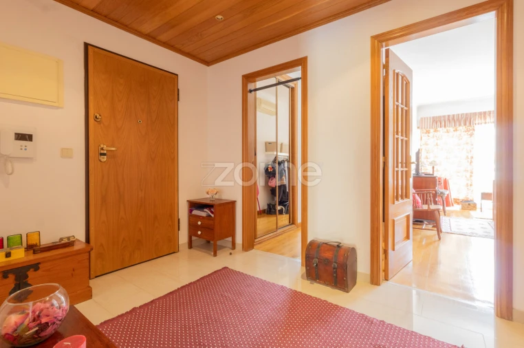 Apartamento T4 para Venda em Carcavelos e Parede Foto 2