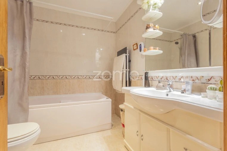 Apartamento T4 para Venda em Carcavelos e Parede Foto 50