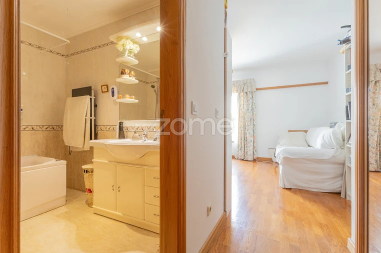 Apartamento T4 para Venda em Carcavelos e Parede Foto 49