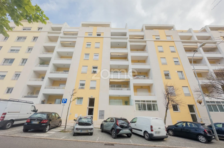 Apartamento T4 para Venda em Carcavelos e Parede Foto 56