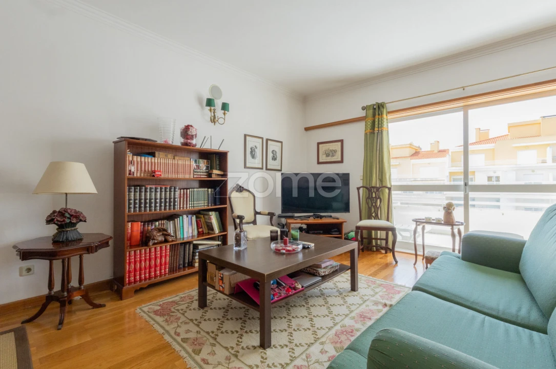 Apartamento T4 para Venda em Carcavelos e Parede Foto 5