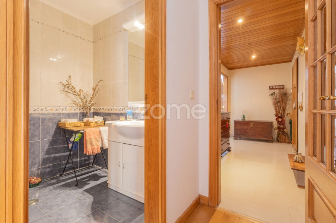 Apartamento T4 para Venda em Carcavelos e Parede Foto 29