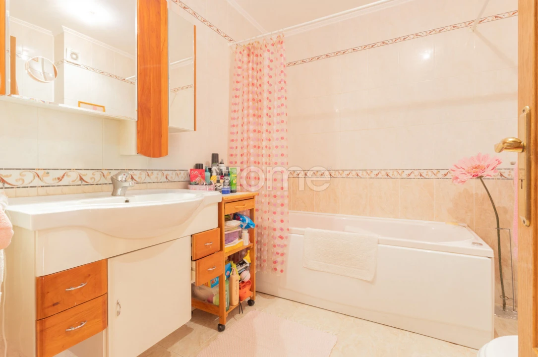Apartamento T4 para Venda em Carcavelos e Parede Foto 41