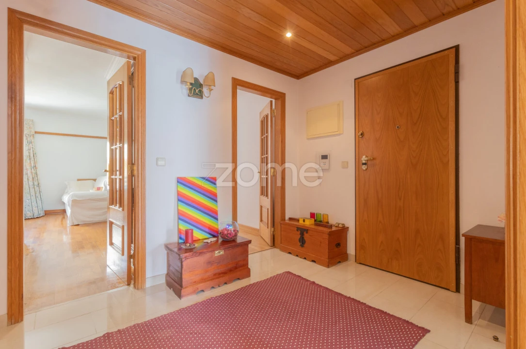 Apartamento T4 para Venda em Carcavelos e Parede Foto 3
