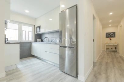 Apartamento T2 para Venda em Santa Maria e São Miguel, São Martinho, São Pedro Penaferrim