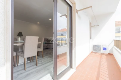 Apartamento T2 para Venda em Santa Maria e São Miguel, São Martinho, São Pedro Penaferrim