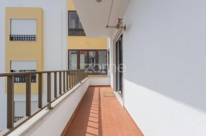 Apartamento T2 para Venda em Santa Maria e São Miguel, São Martinho, São Pedro Penaferrim