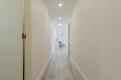 Apartamento T2 para Venda em Santa Maria e São Miguel, São Martinho, São Pedro Penaferrim