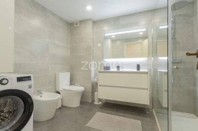 Apartamento T2 para Venda em Santa Maria e São Miguel, São Martinho, São Pedro Penaferrim