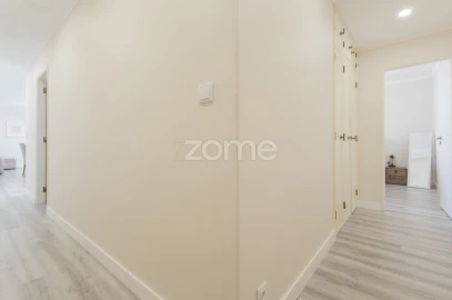 Apartamento T2 para Venda em Santa Maria e São Miguel, São Martinho, São Pedro Penaferrim