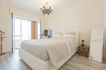 Apartamento T2 para Venda em Santa Maria e São Miguel, São Martinho, São Pedro Penaferrim