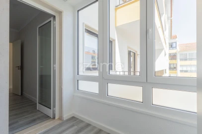 Apartamento T2 para Venda em Santa Maria e São Miguel, São Martinho, São Pedro Penaferrim