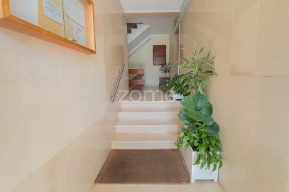 Apartamento T2 para Venda em Santa Maria e São Miguel, São Martinho, São Pedro Penaferrim