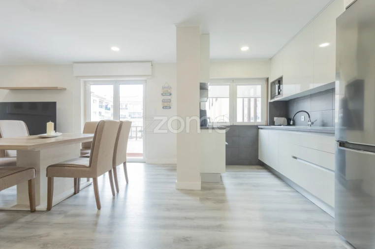 Apartamento T2 para Venda em Santa Maria e São Miguel, São Martinho, São Pedro Penaferrim Foto 4