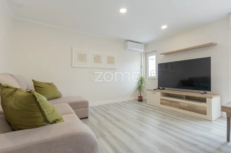 Apartamento T2 para Venda em Santa Maria e São Miguel, São Martinho, São Pedro Penaferrim Foto 7