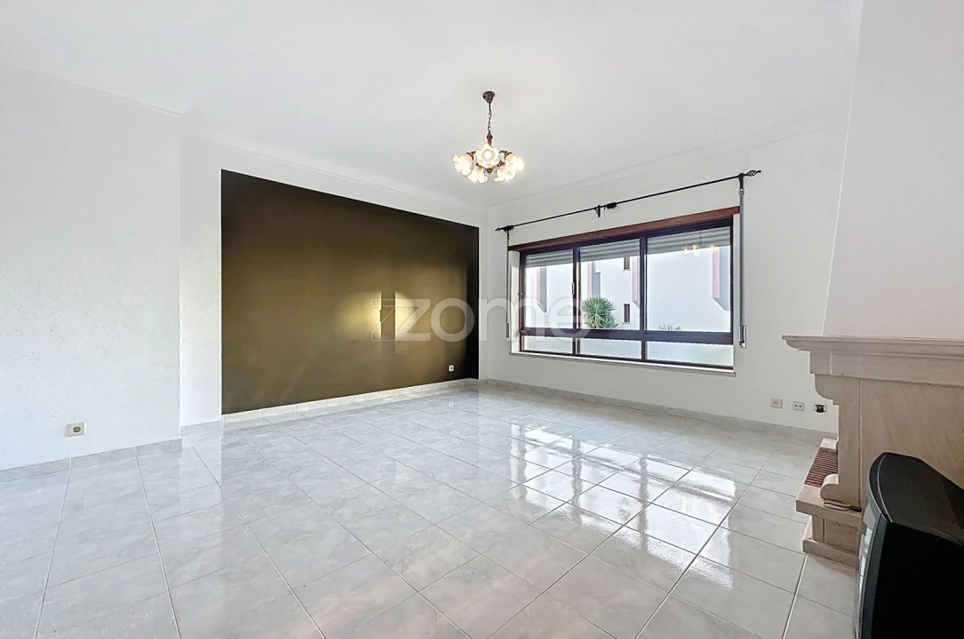 Apartamento T3 para Venda em Tavarede Foto 3