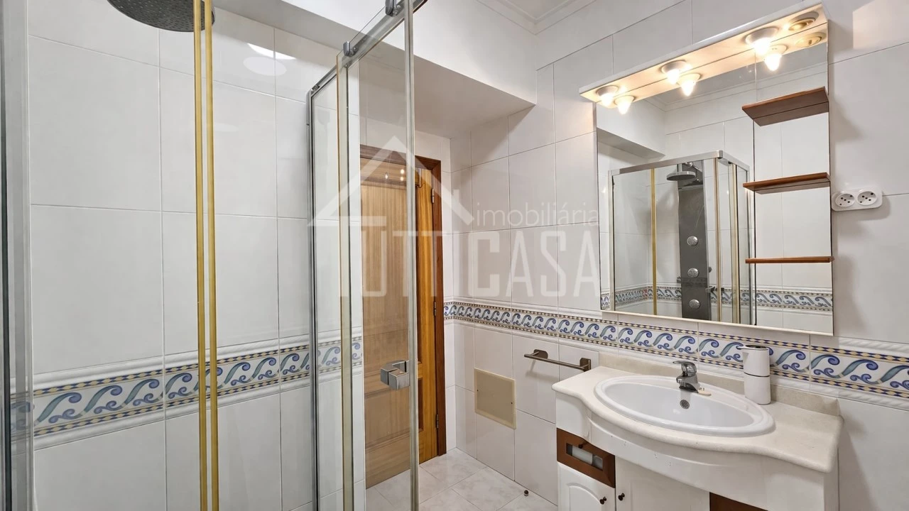 Apartamento T2 para Venda em Póvoa de Santa Iria e Forte da Casa Foto 16