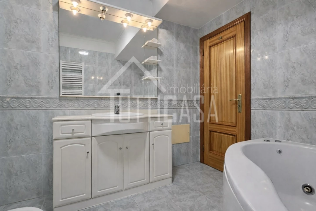 Apartamento T2 para Venda em Póvoa de Santa Iria e Forte da Casa Foto 27