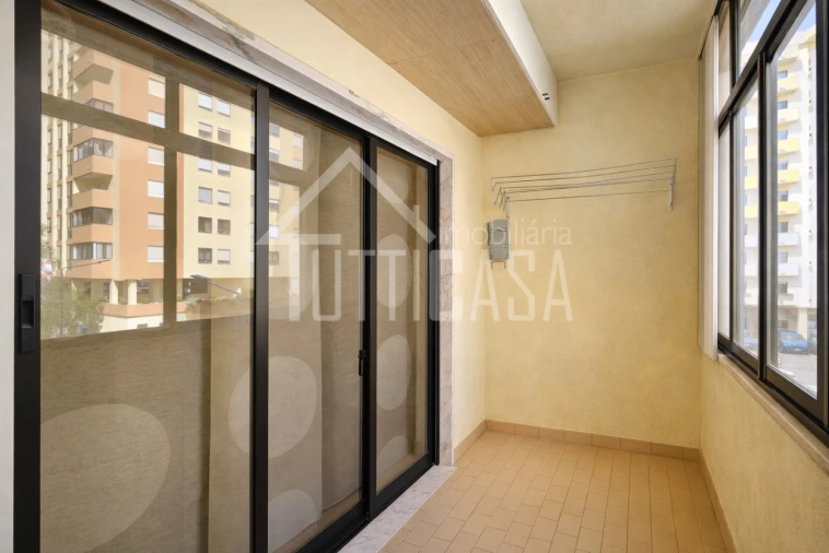Apartamento T2 para Venda em Póvoa de Santa Iria e Forte da Casa Foto 9