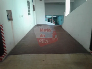 Garagem para Arrendamento em Almada, Cova da Piedade, Pragal e Cacilhas