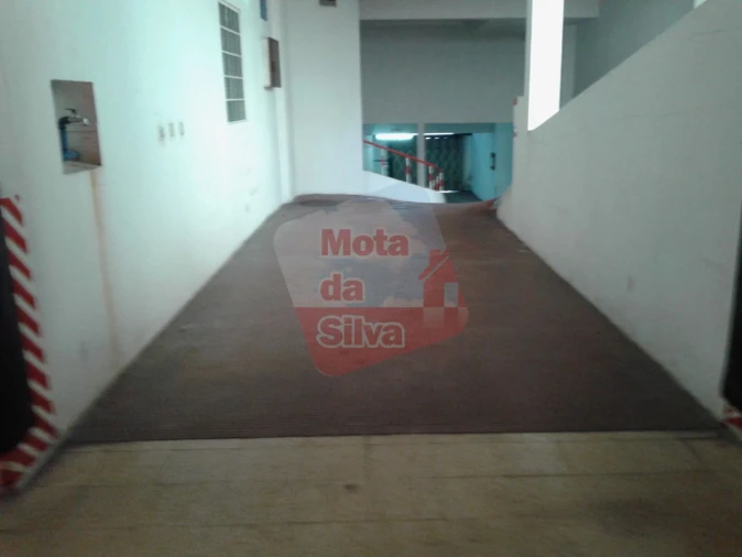 Garagem para Arrendamento em Almada, Cova da Piedade, Pragal e Cacilhas Foto 5