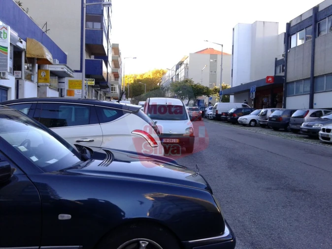 Garagem para Arrendamento em Almada, Cova da Piedade, Pragal e Cacilhas Foto 4