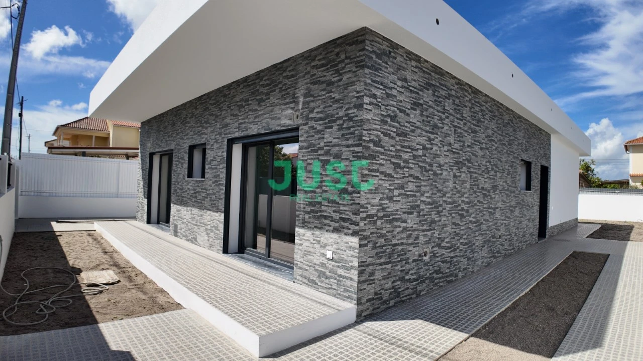 Moradia T3 para Venda em Fernao Ferro Foto 1