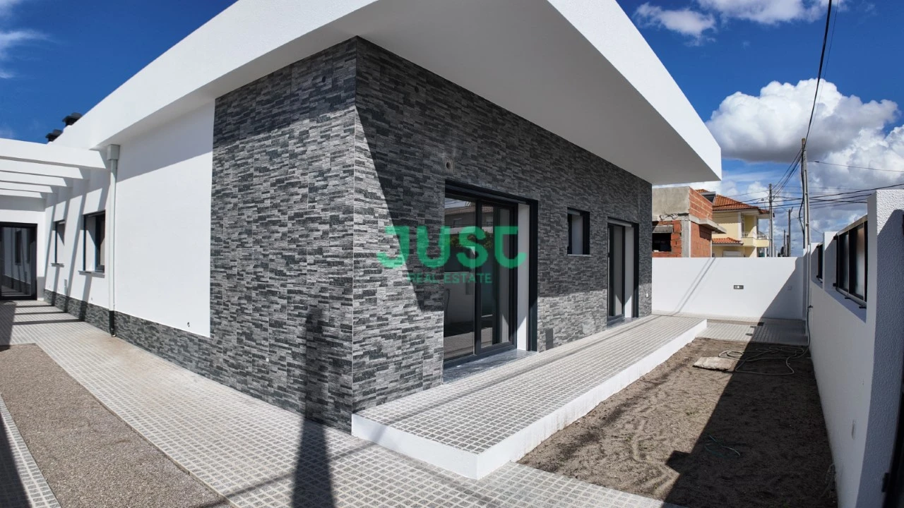 Moradia T3 para Venda em Fernao Ferro Foto 2