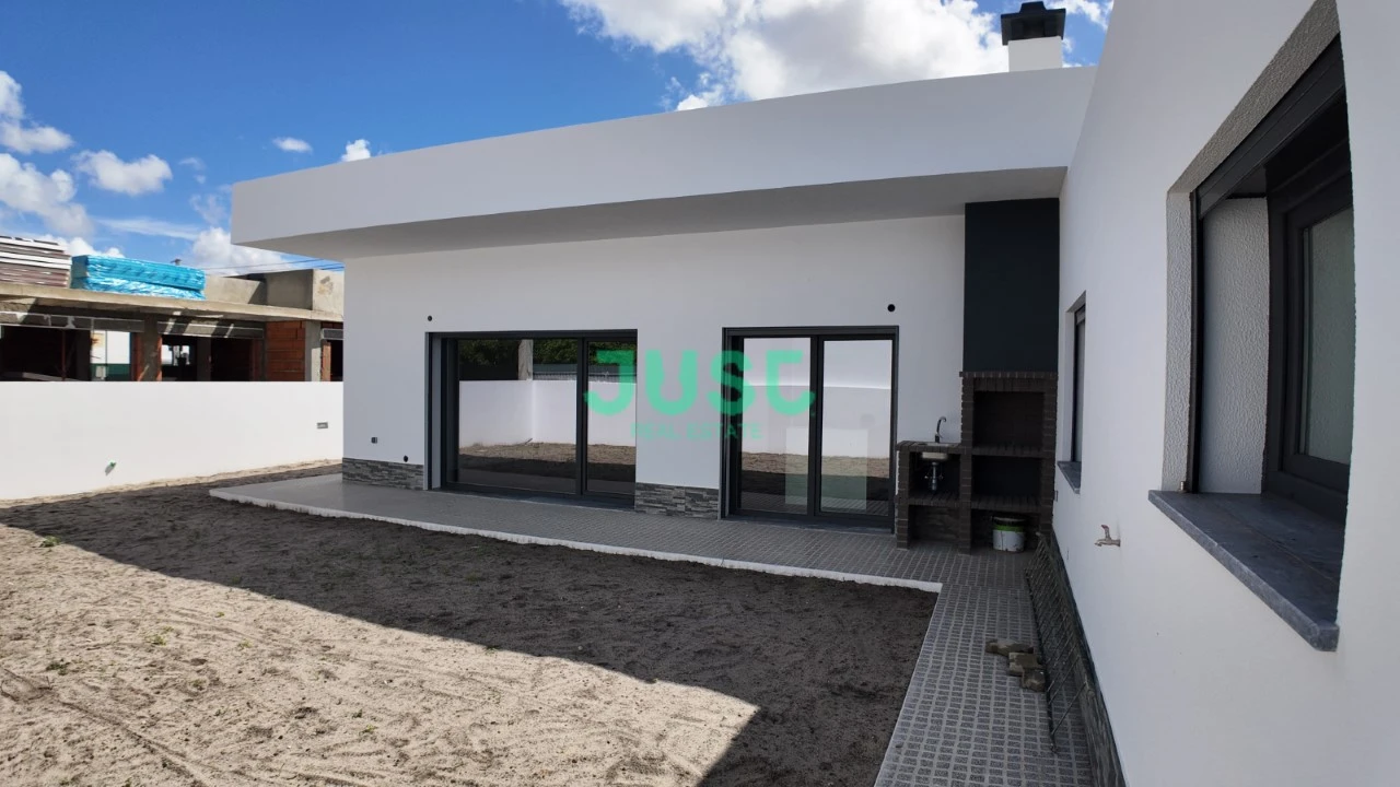 Moradia T3 para Venda em Fernao Ferro Foto 3