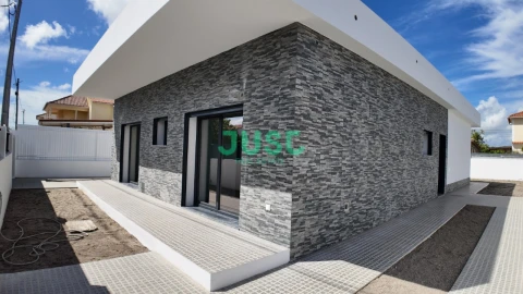 Moradia T3 para Venda em Fernao Ferro