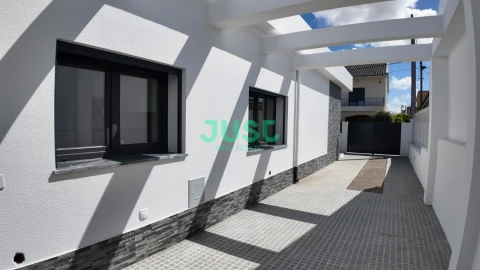 Moradia T3 para Venda em Fernao Ferro