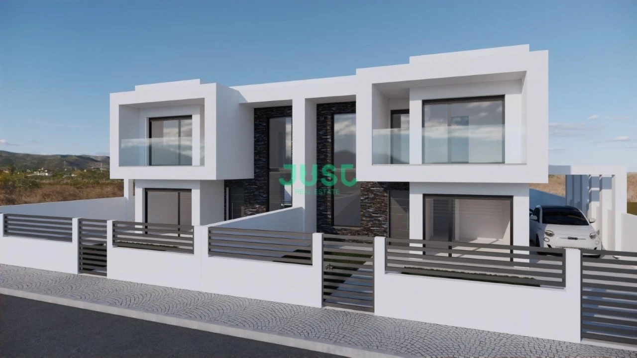 Moradia T4 para Venda em Fernao Ferro Foto 14