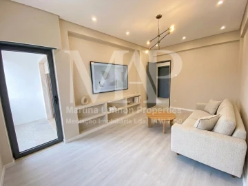 Apartamento T2 para Venda em Oeiras e São Julião da Barra, Paço de Arcos e Caxias