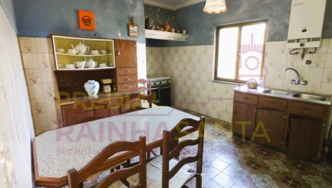 Moradia T4 para Venda em Arrifana