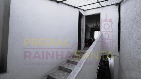 Moradia T4 para Venda em Arrifana