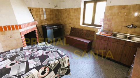 Moradia T4 para Venda em Arrifana