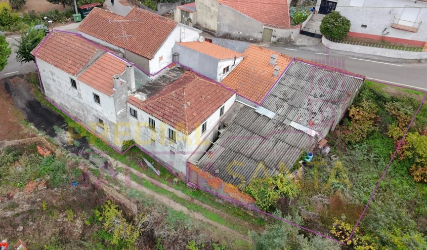 Moradia T4 para Venda em Arrifana Foto 2