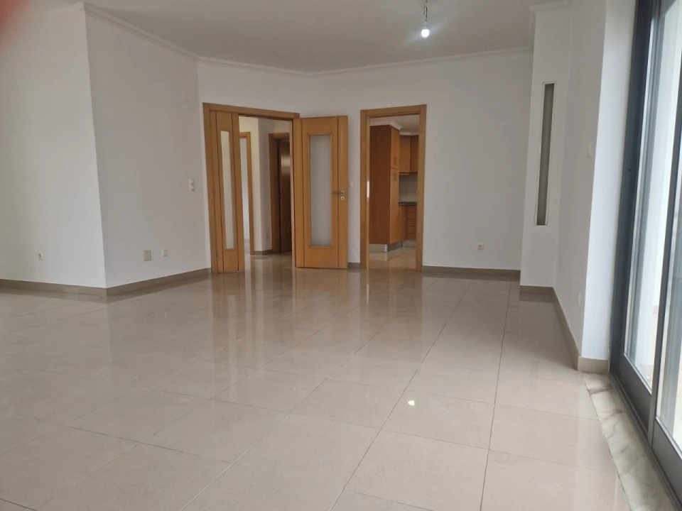 Moradia T5 para Venda em Laranjeiro e Feijó Foto 5