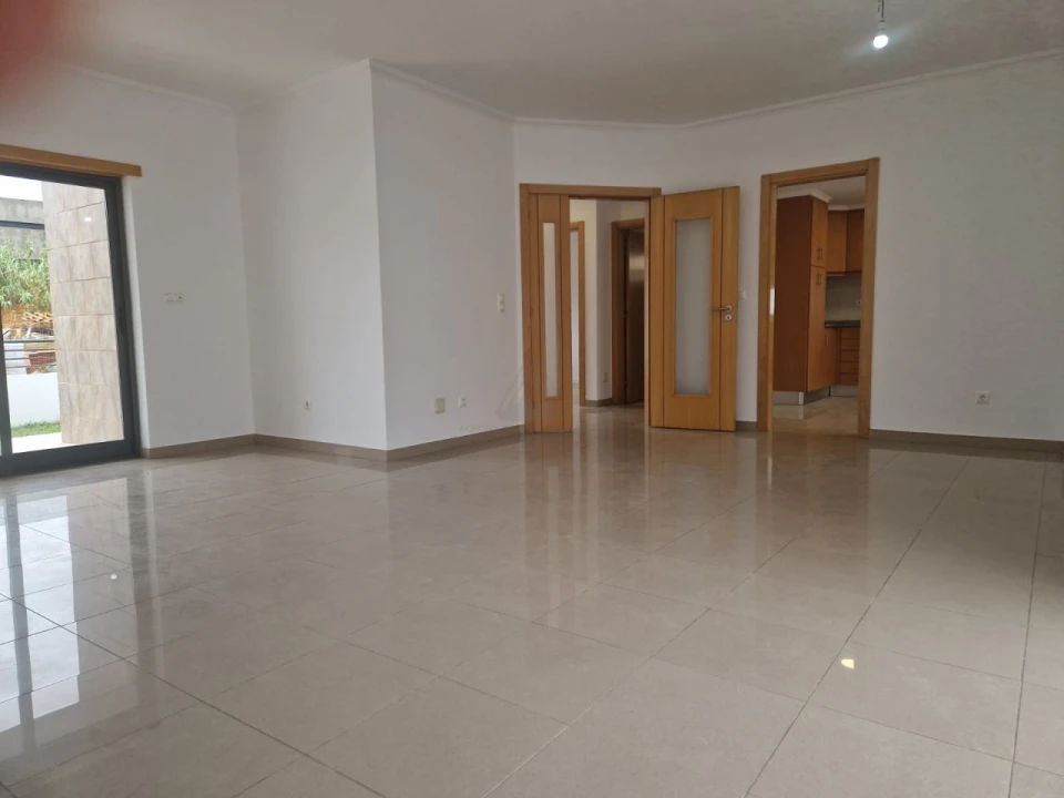 Moradia T5 para Venda em Laranjeiro e Feijó Foto 7