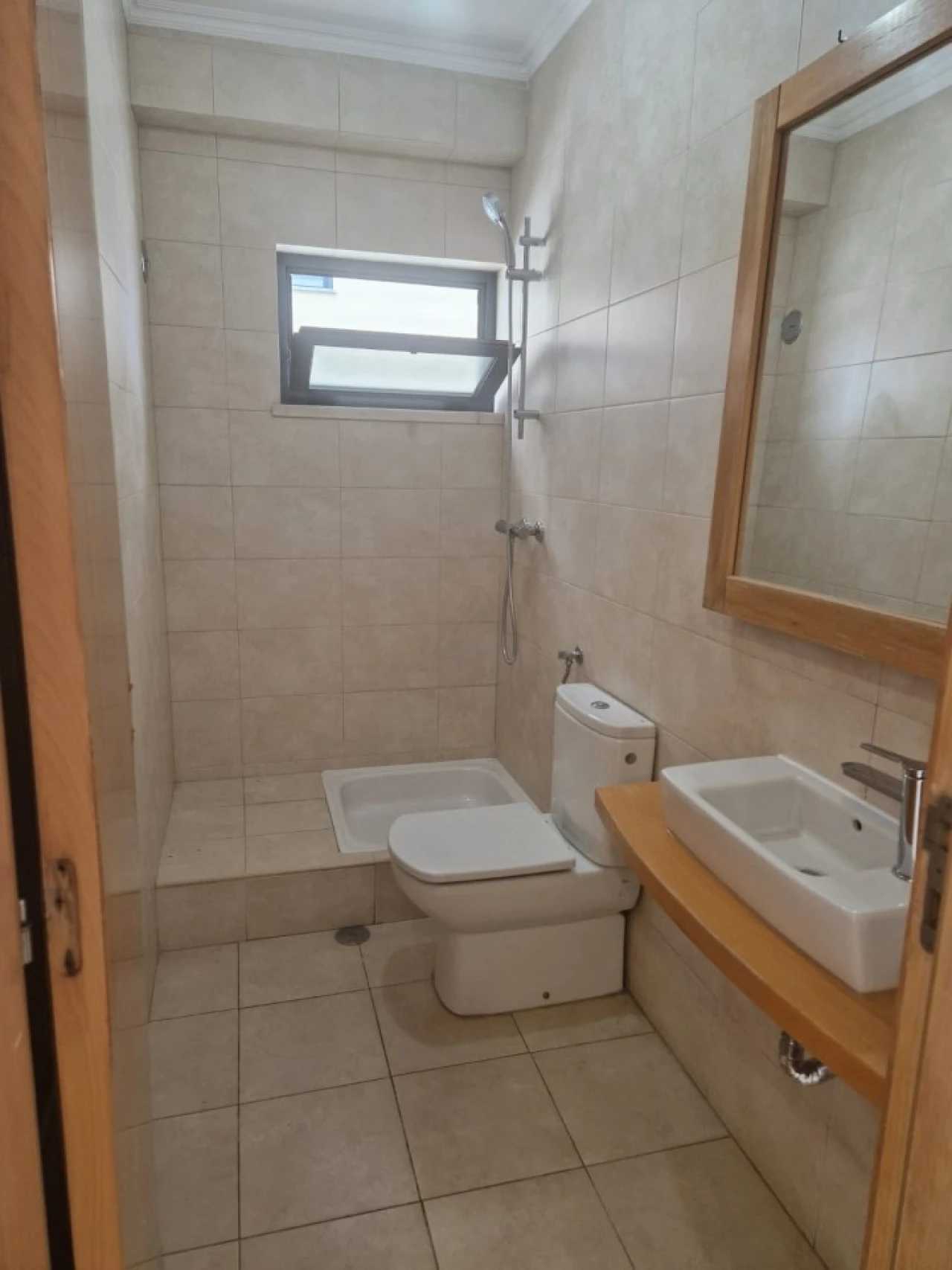 Moradia T5 para Venda em Laranjeiro e Feijó Foto 10